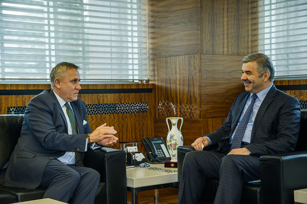 Büyükelçi'den Başkan Çelik'e Davet