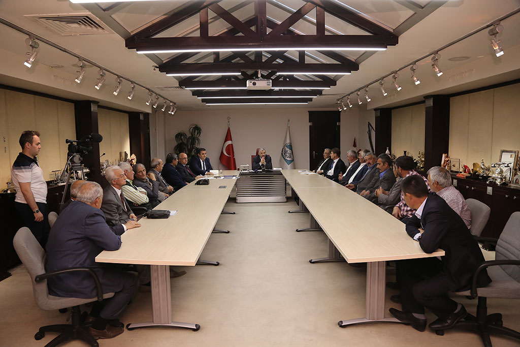 Başkan Çelik Muhtarları Dinledi