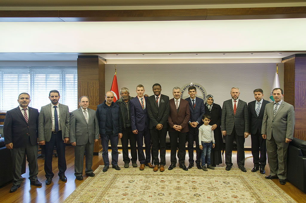 Başarılı Öğrencilere Başkan'dan Ödül