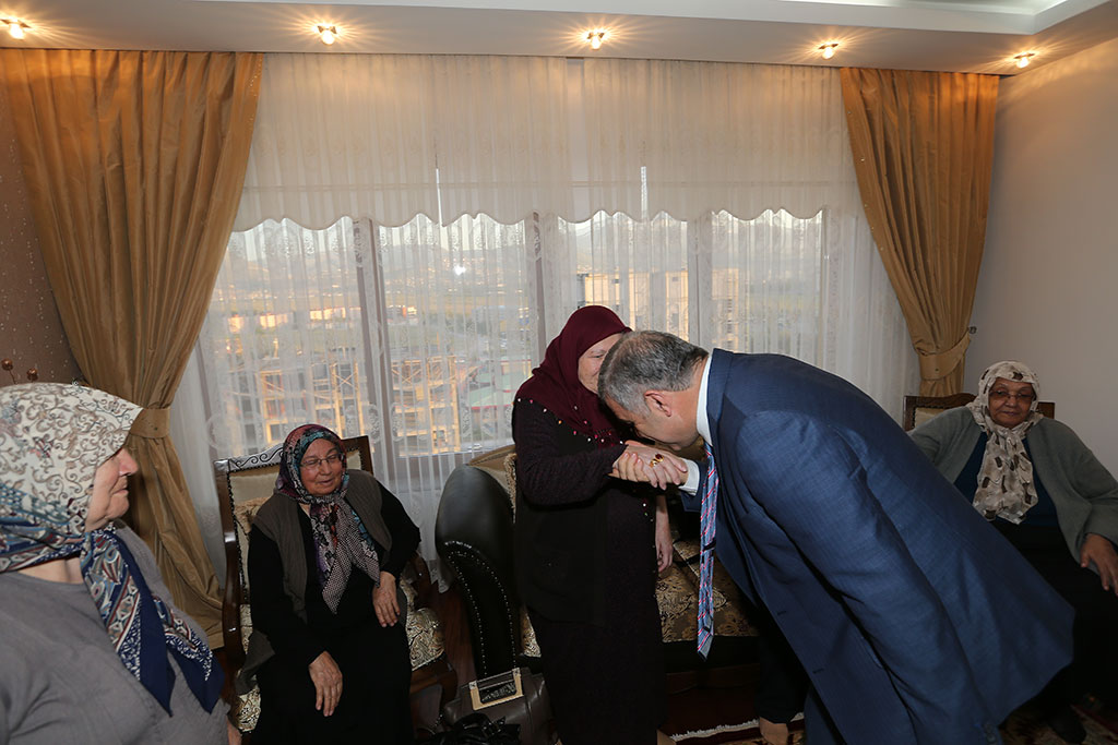 Bir Başkan'dan Daha Fazlası