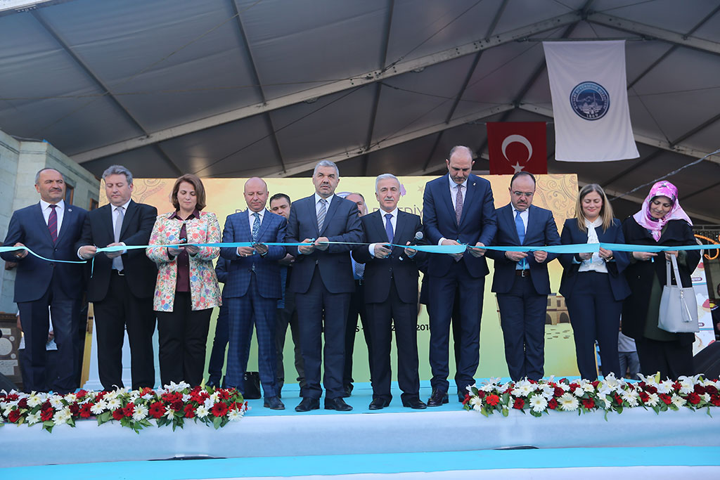 Büyükşehir Belediyesi Ramazan Sokağı Açıldı