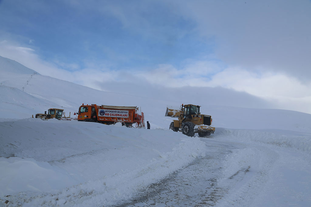Büyükşehir 24 Saat Çalışıyor