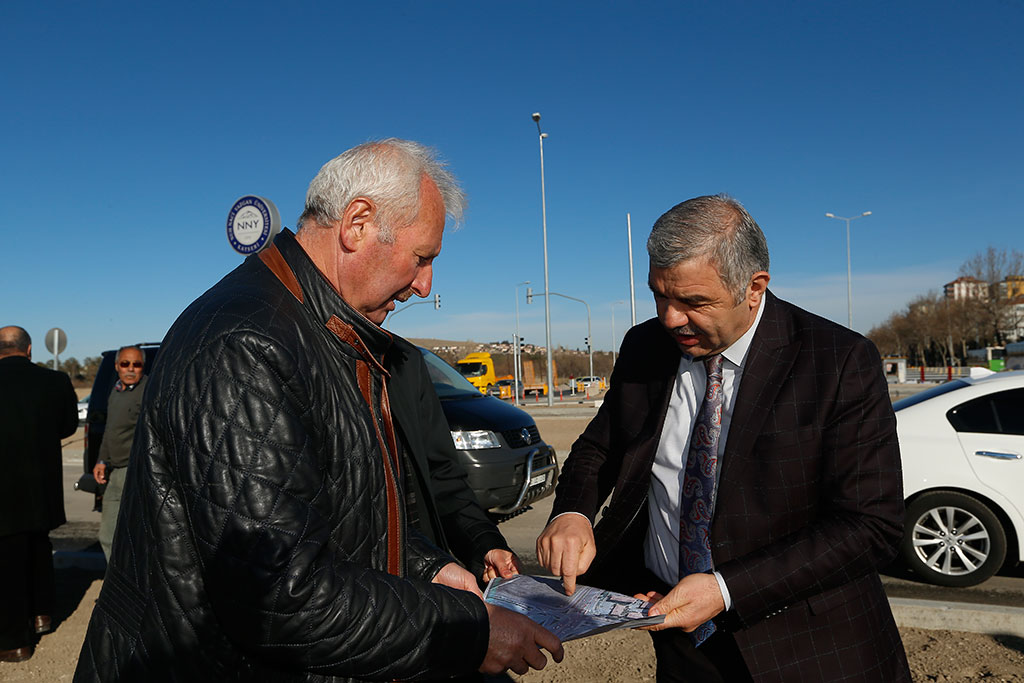 Veda Ederken de Çalışıyor