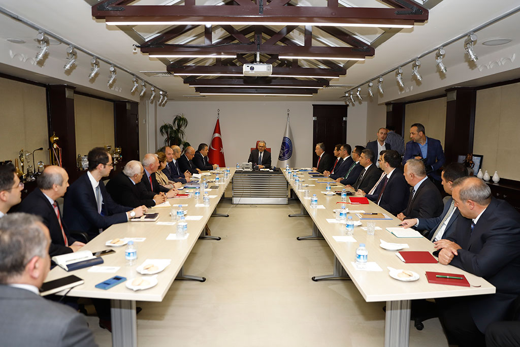 İlk Gün 6 Saatlik Toplantı