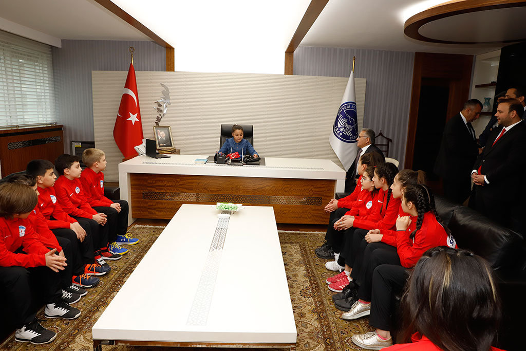 Büyükşehir Başkanı Sudenur Gündüz