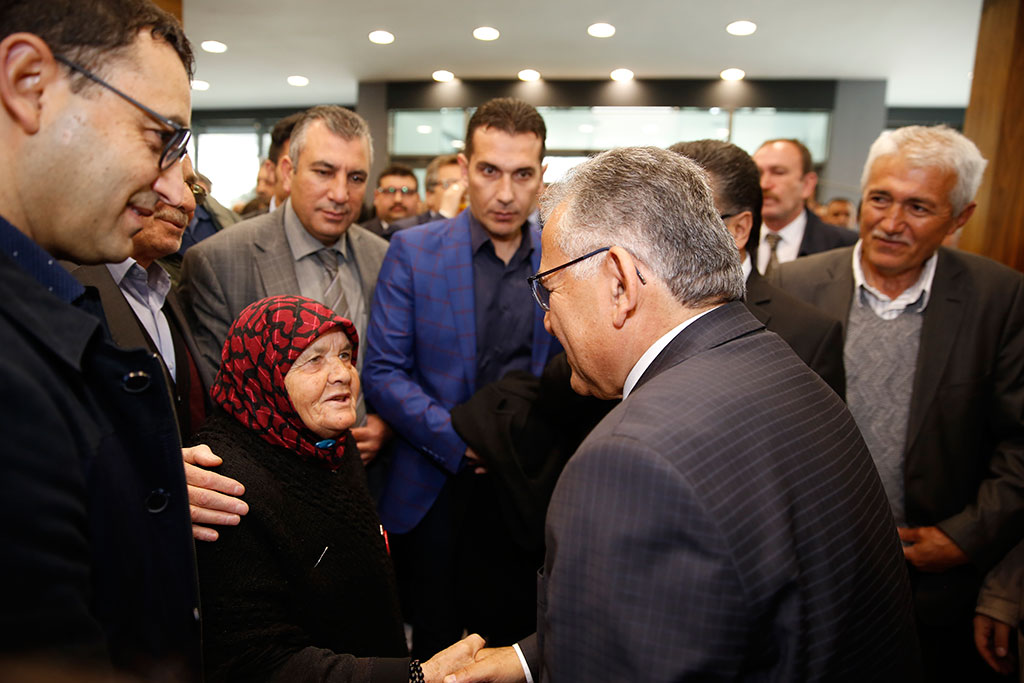 Sevgi ve İlgi İzdihamı