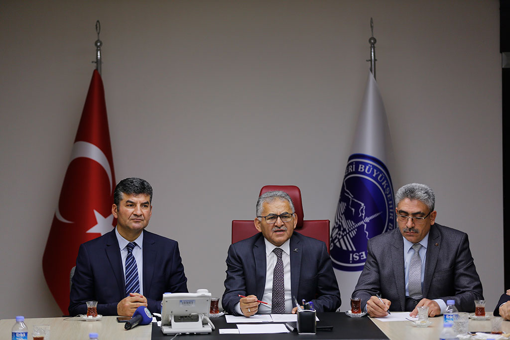 Sekiz Ülkenin Gençleri Büyükşehir'de