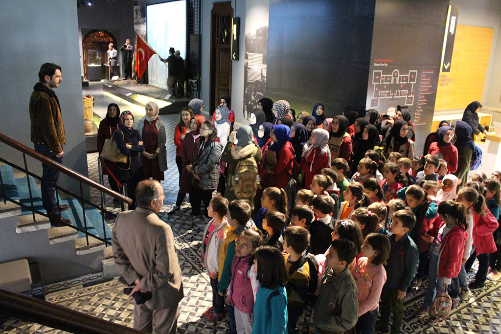 Başkan Büyükkılıç'ın Çocuklara Hediyesi