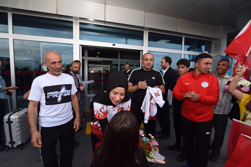 Spor A.Ş. Şampiyonunu Karşıladı 