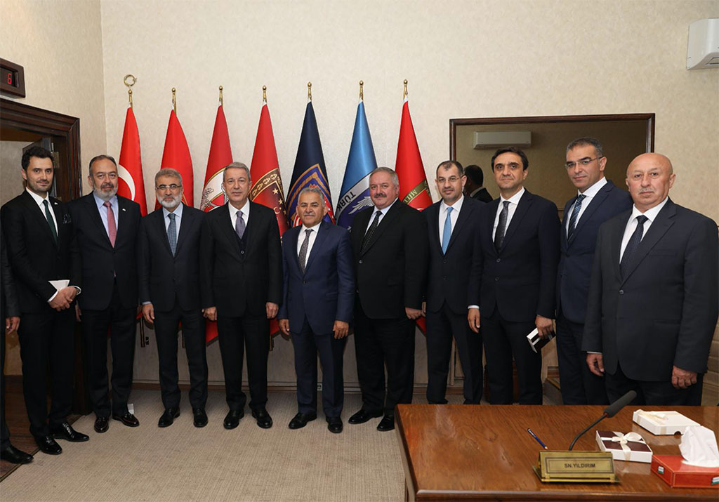 Başkan Büyükkılıç, Bakan Akar İle Görüştü