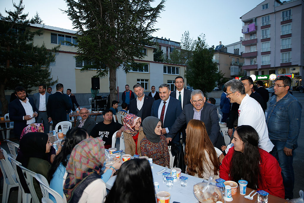 Başkan Büyükkılıç Develi'de 