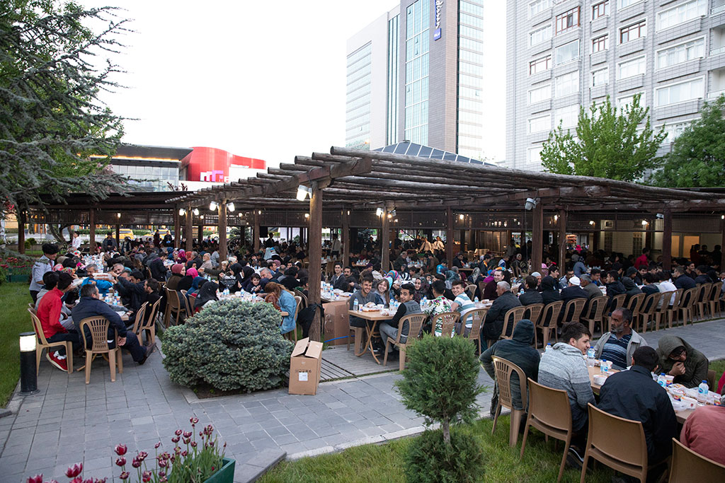 Büyükşehir İftarına Büyük İlgi