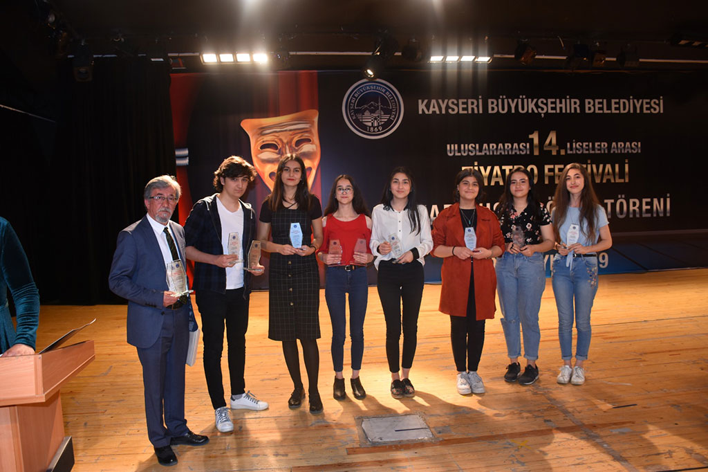 Perde Şimdilik Kapandı