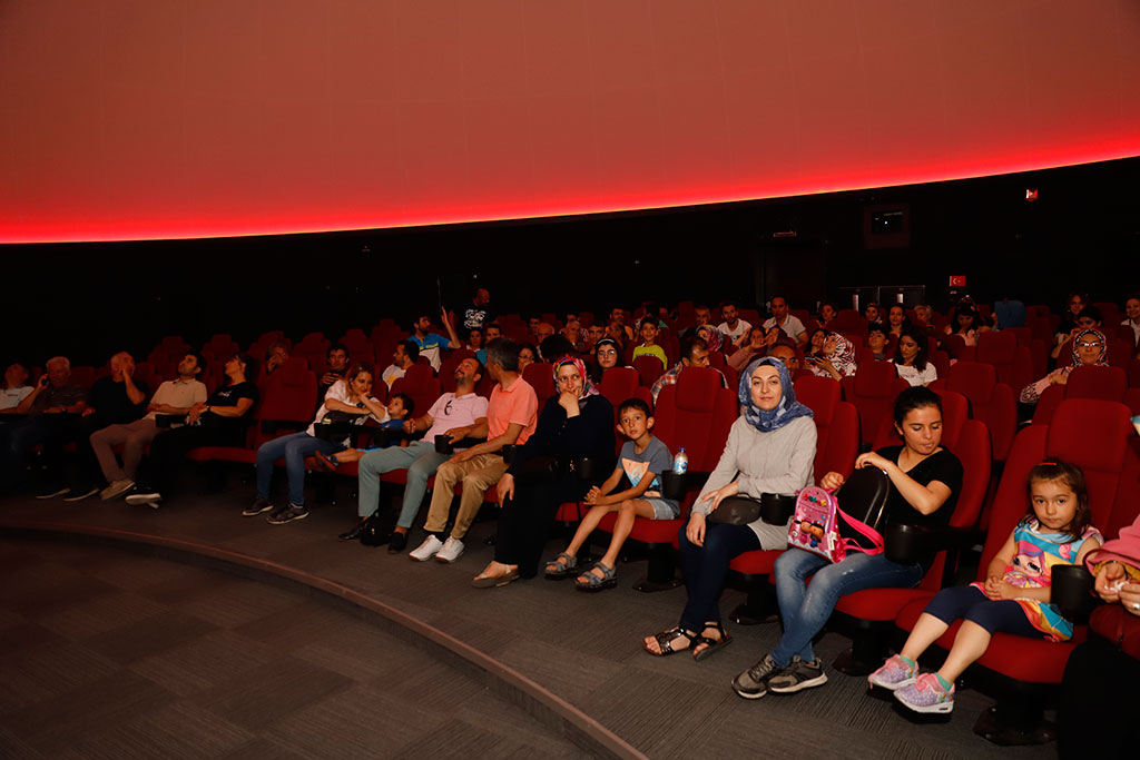 Eğitimin de Merkezi