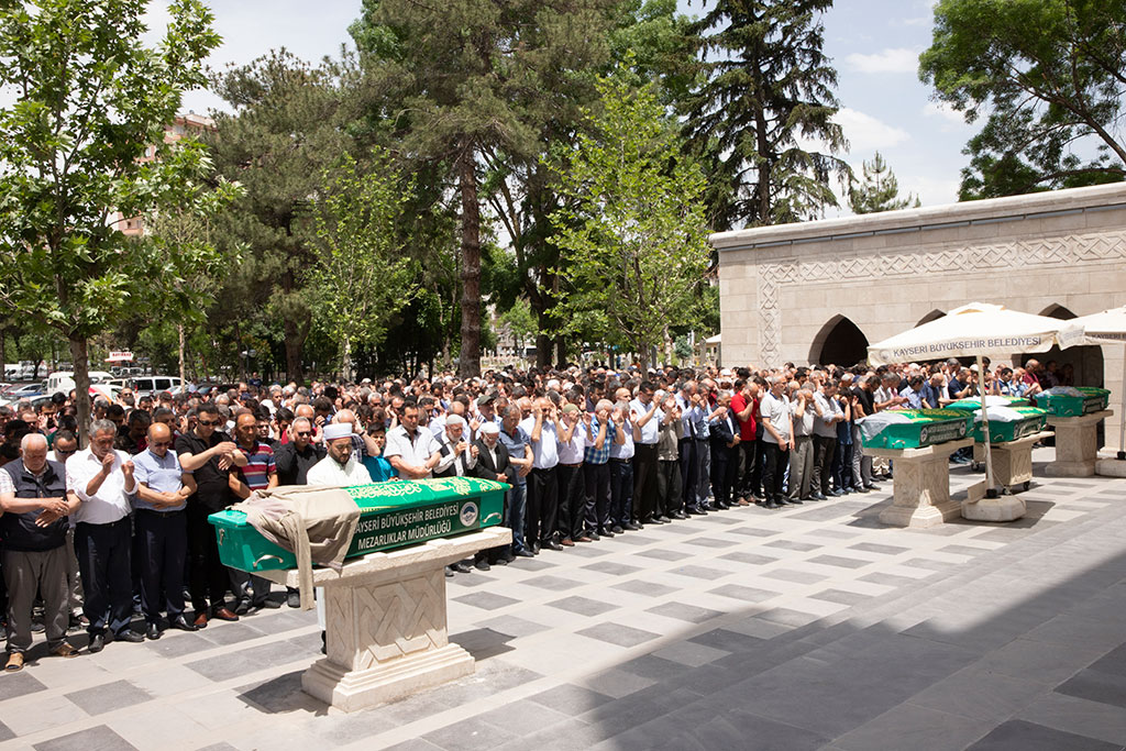 Başkan Büyükkılıç'tan Arefe Ziyaretleri