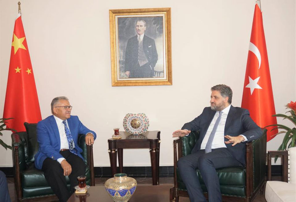 Başkan Büyükkılıç Pekin Büyükelçisini Ziyaret Etti