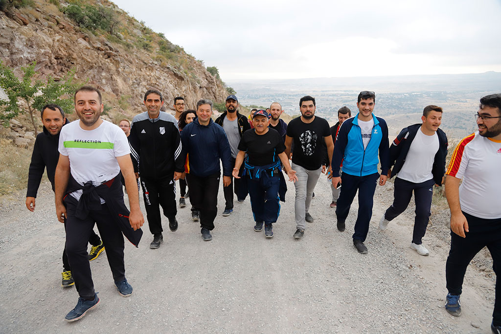 Başkan'dan Yürüyüş Çağrısı