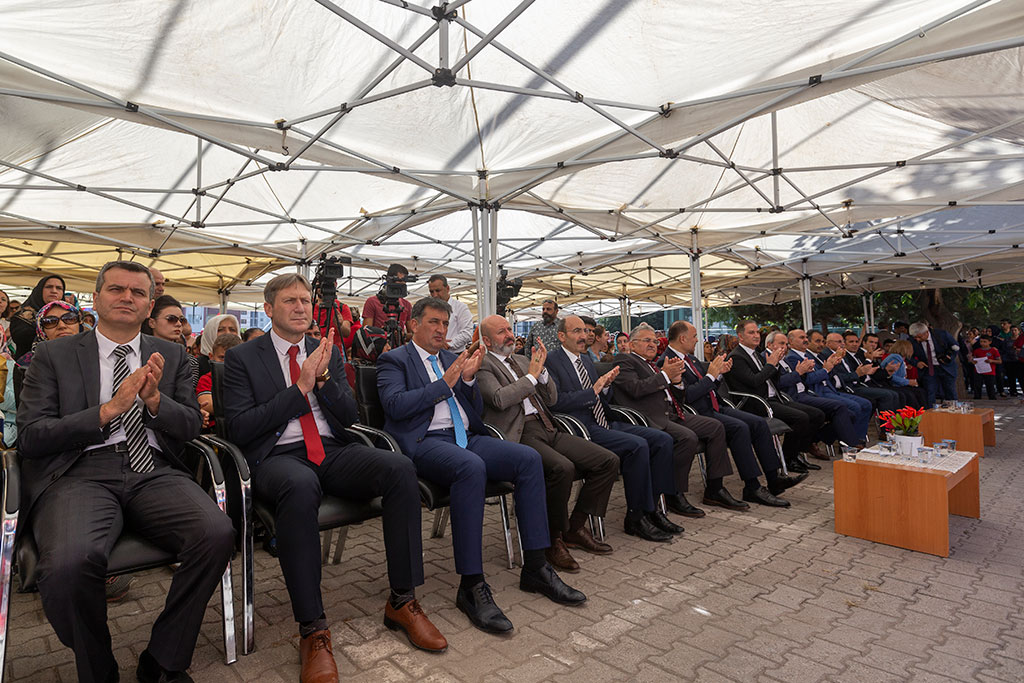 Başkan'dan Eğitime Tam Destek