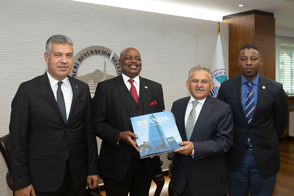 Başkan Büyükkılıç Ruanda Büyükelçisi'ni Ağırladı