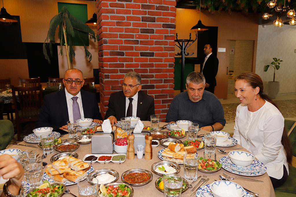 85 Ülkeden 250 Gazeteci Geliyor