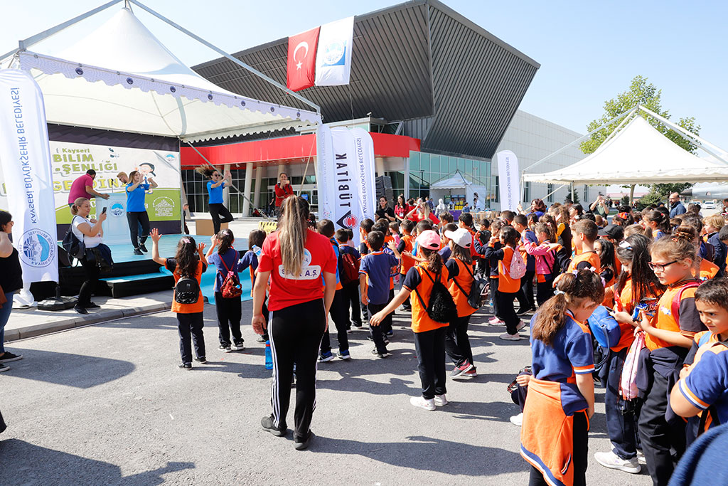 Büyükşehir'den Bilim Şenliği 