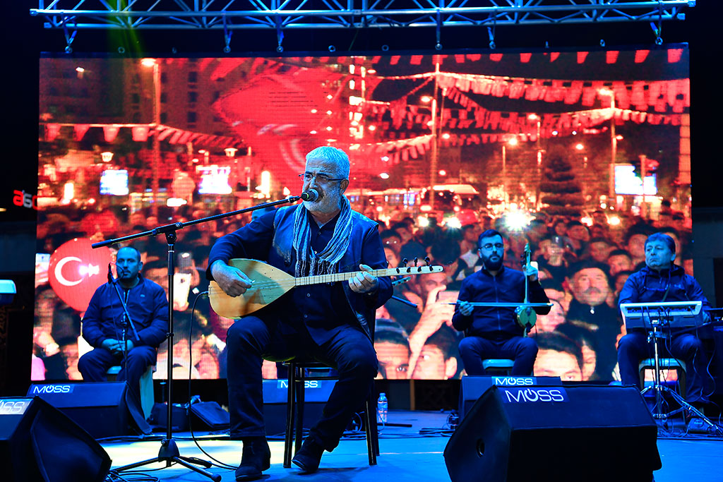 Büyükşehir'den Coşkulu Kutlama 