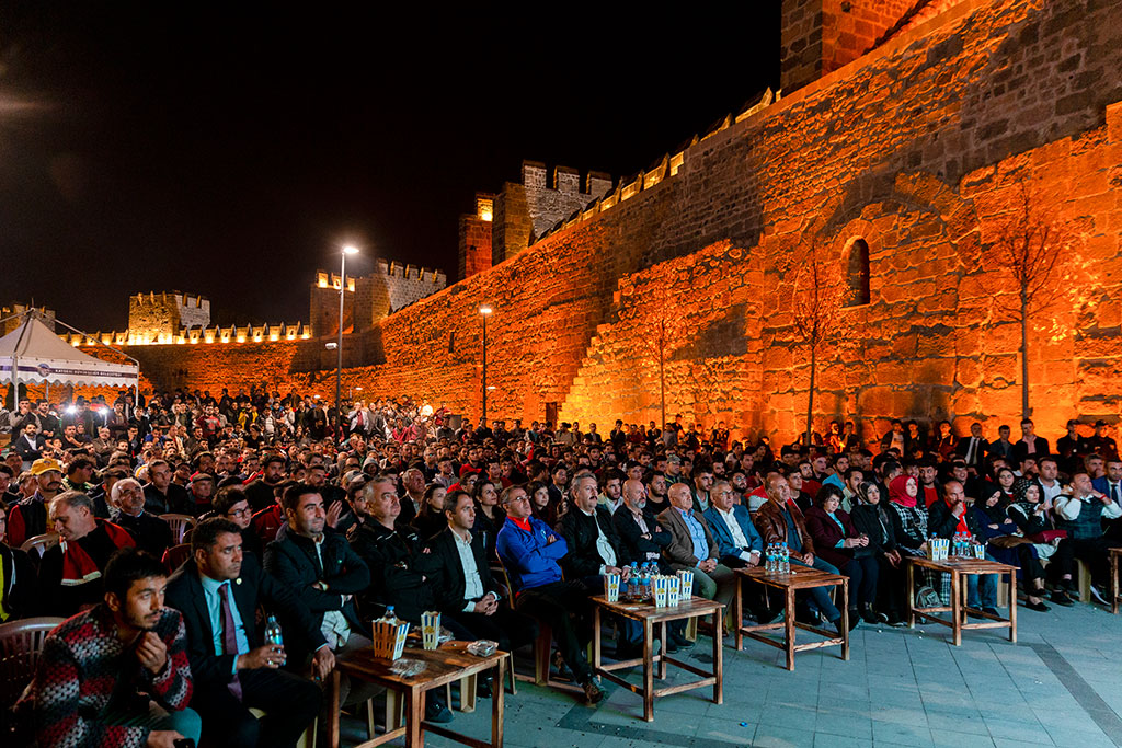 Başkan Büyükkılıç'tan Asker Selamı 