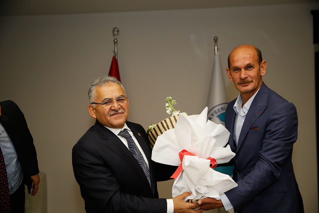 Pınarbaşılı Muhtarlardan Başkan Büyükkılıç'a Teşekkür 