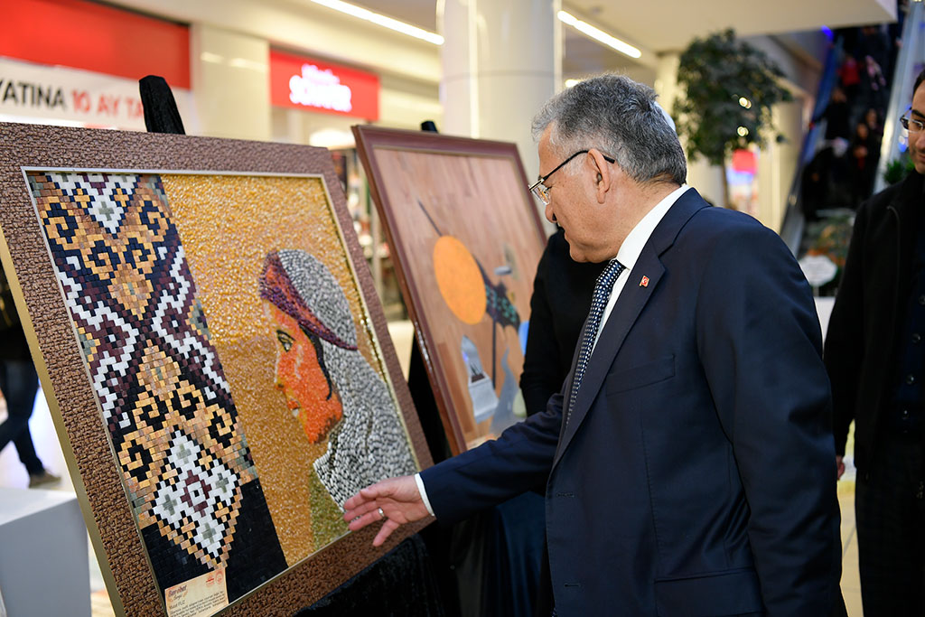Başkan Büyükkılıç Bereket Sergisi'nde 