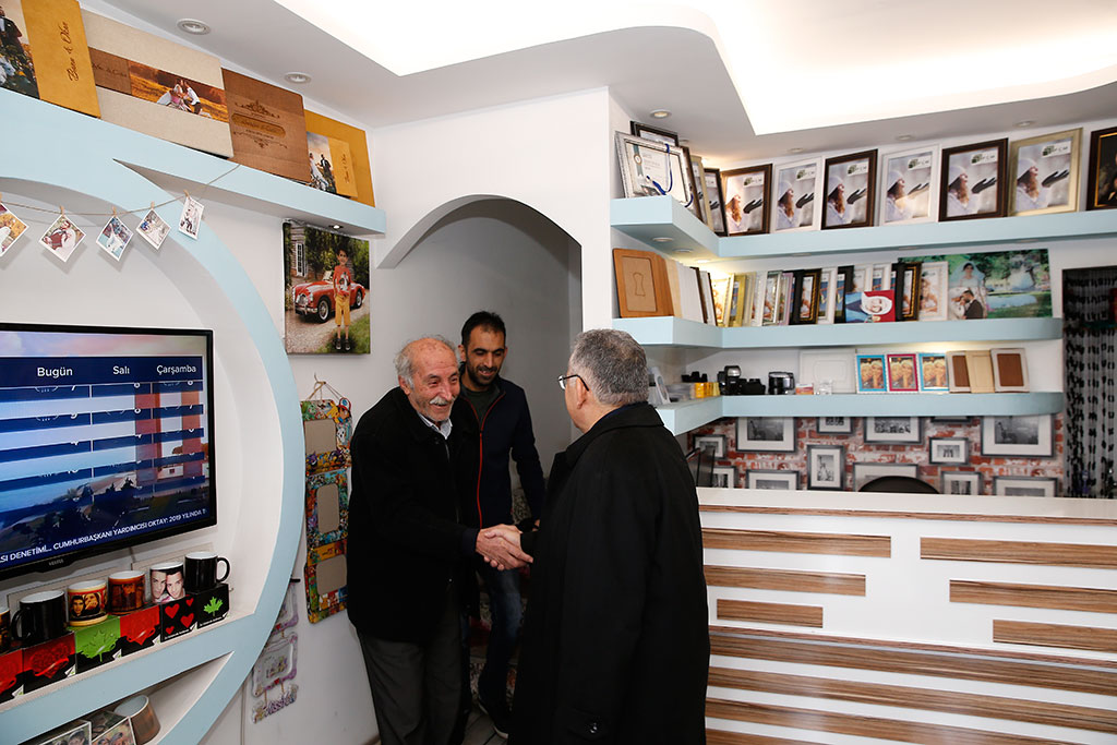 Başkan'dan Esnaflara Sürpriz Ziyaret