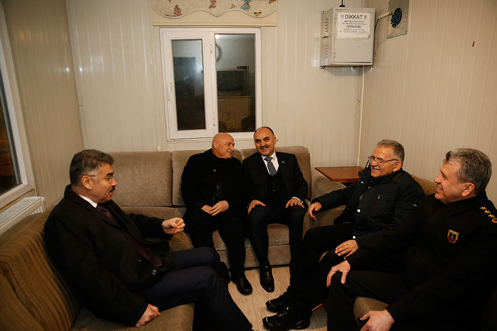 Görev Başındakilere Moral Verdiler