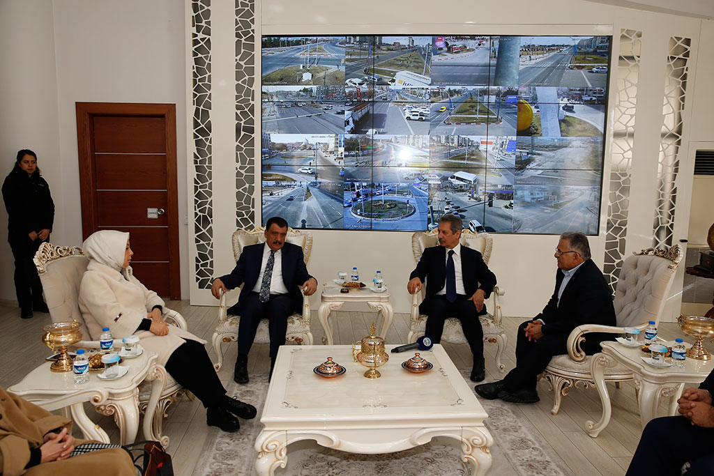 Başkan Büyükkılıç, Deprem Bölgesinde 