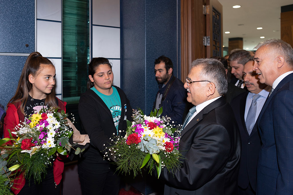 Büyükşehir'den Spora Ve Sporcuya Destek 