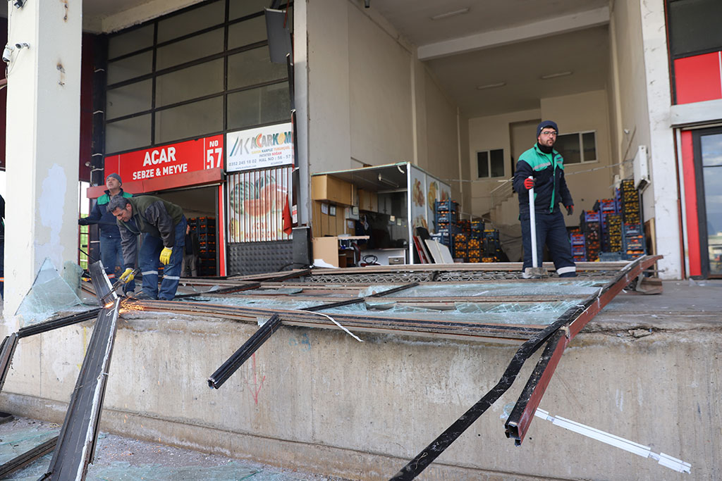 Başkan Büyükkılıç Hasarlı Bölgeleri İnceledi