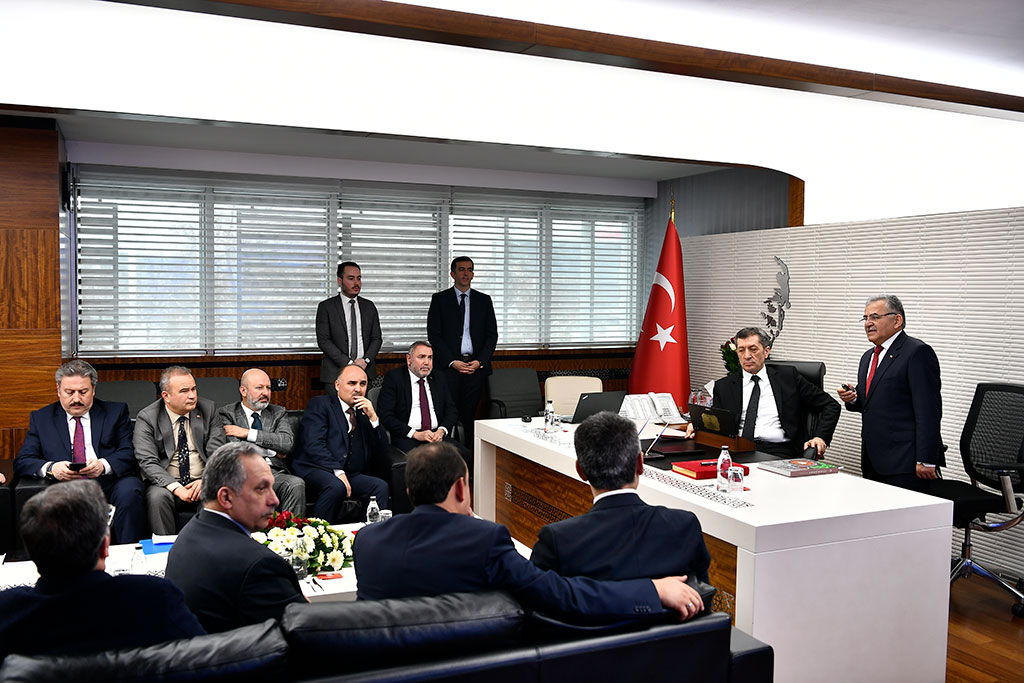 Milli Eğitim Bakanı Büyükşehir'de 