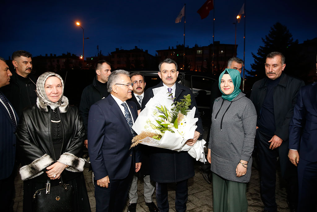 Bakan Pakdemirli Büyükşehir'de