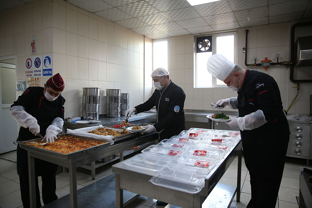 Büyükşehir'den Evlere Servis