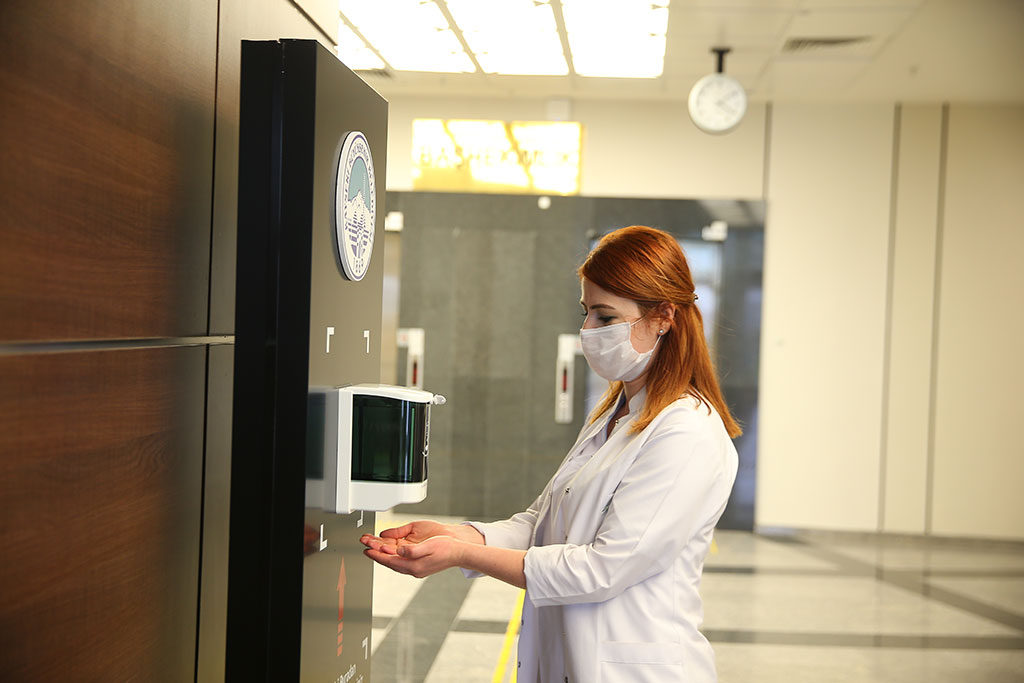 Doktor Başkan Sağlık Ordusunun Yanında