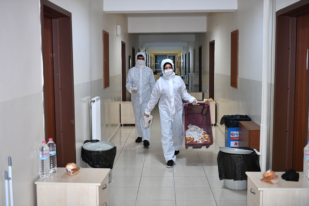 Karantinaya Sucuk-Ekmek  Morali 