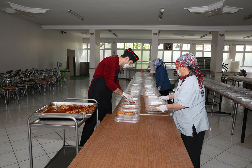 İftar Yemeği Büyükşehir'den