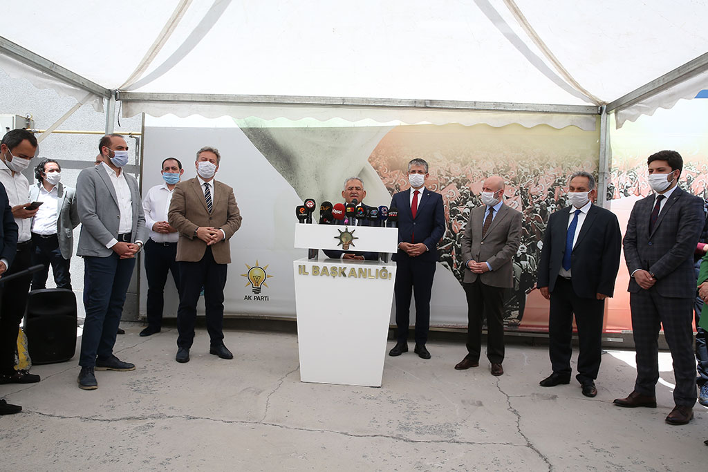 Başkan Ve AK Parti'den Bayram Ziyareti