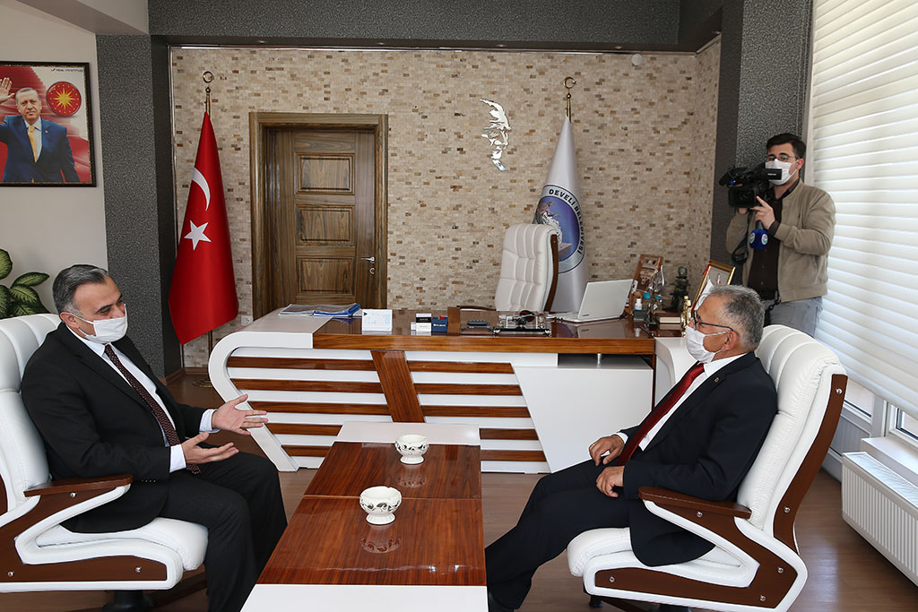 Başkan Bir Günde 6 İlçede