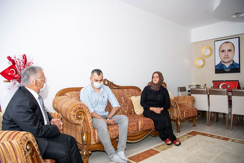 Başkanlardan Şehit Ailelerine Anlamlı Ziyaret