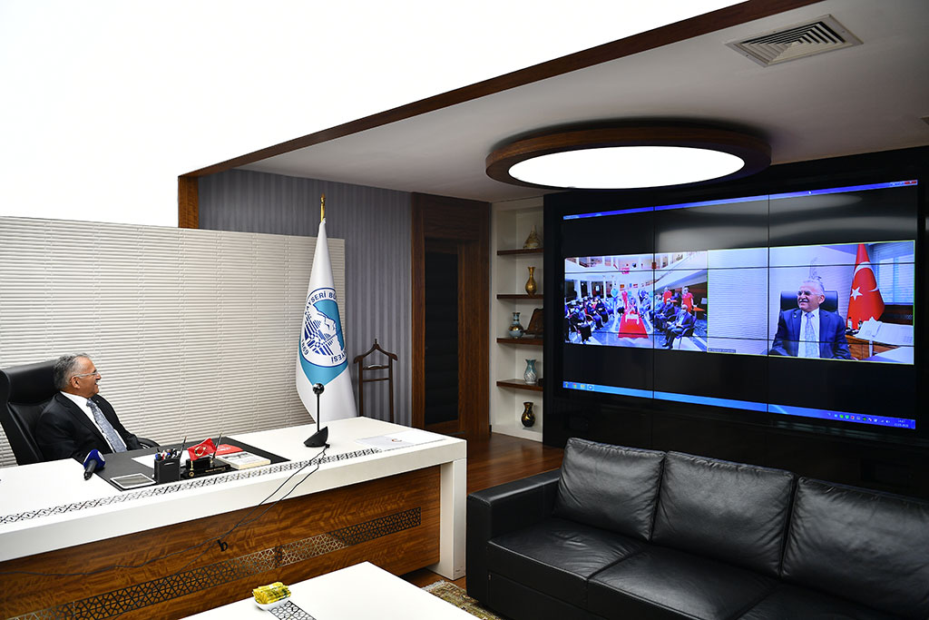 Huzurevi'nde Video Konferanslı Bayram Kutlaması