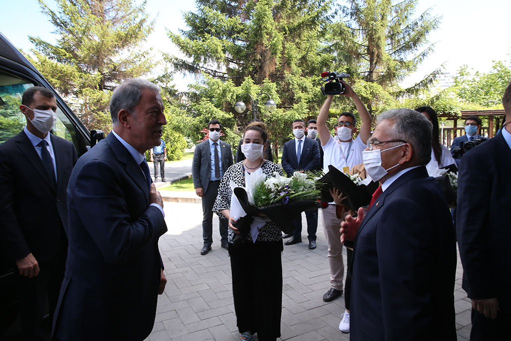 Bakanlardan Büyükşehir'e Ziyaret