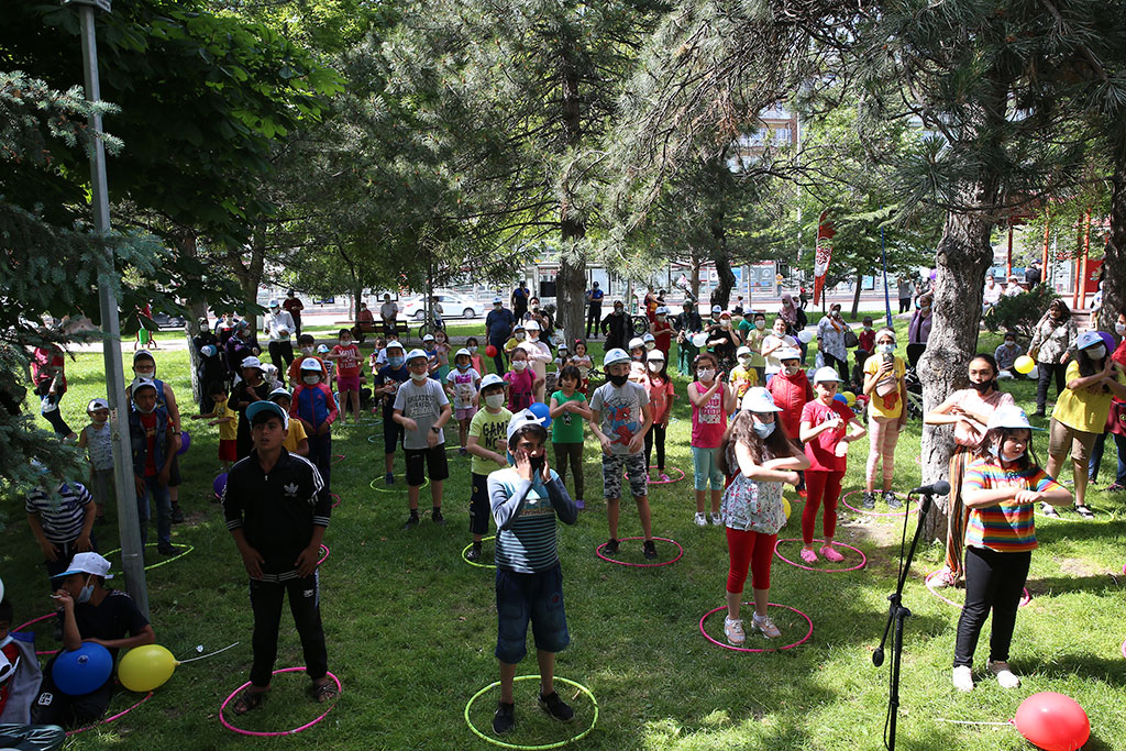 Mutluluğu Paylaşan Başkan 