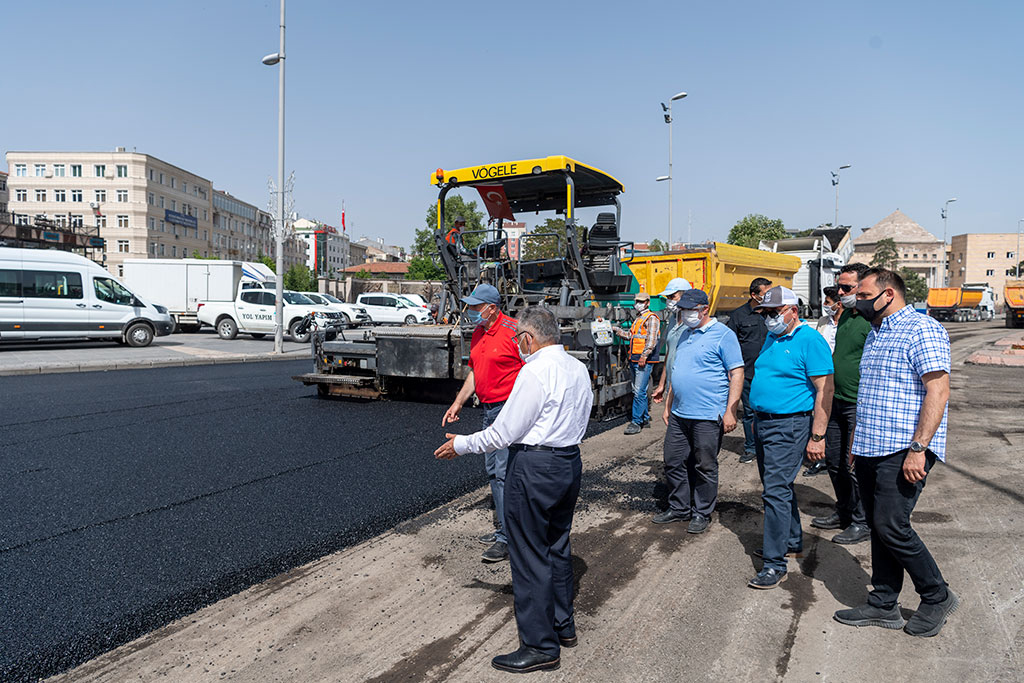 Büyükşehir 12 Bölgede 25 Bin Ton Asfalt Serdi