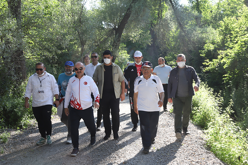 Başkan Büyükkılıç Bu Kez Vali Günaydın İle Birlikte Koramaz Vadisi'nde Yürüdü