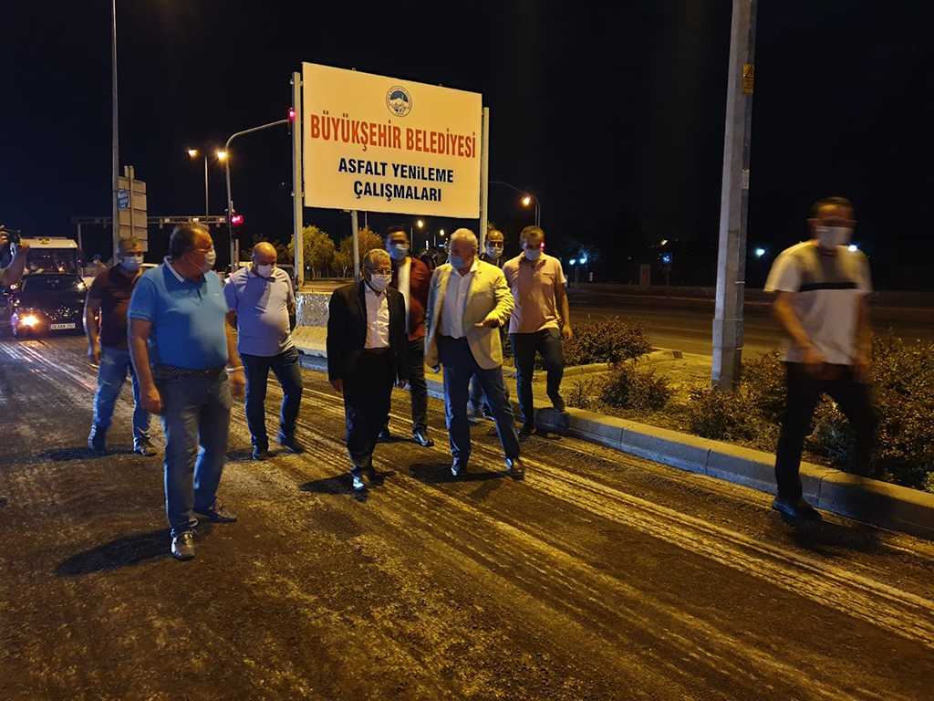 Büyükşehir'den Gece Mesaisi