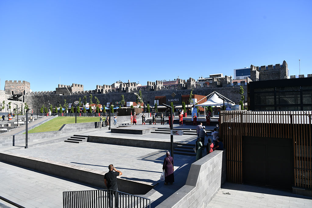 Kayseri Kalesi Mehter Sesleriyle Yankılanıyor 